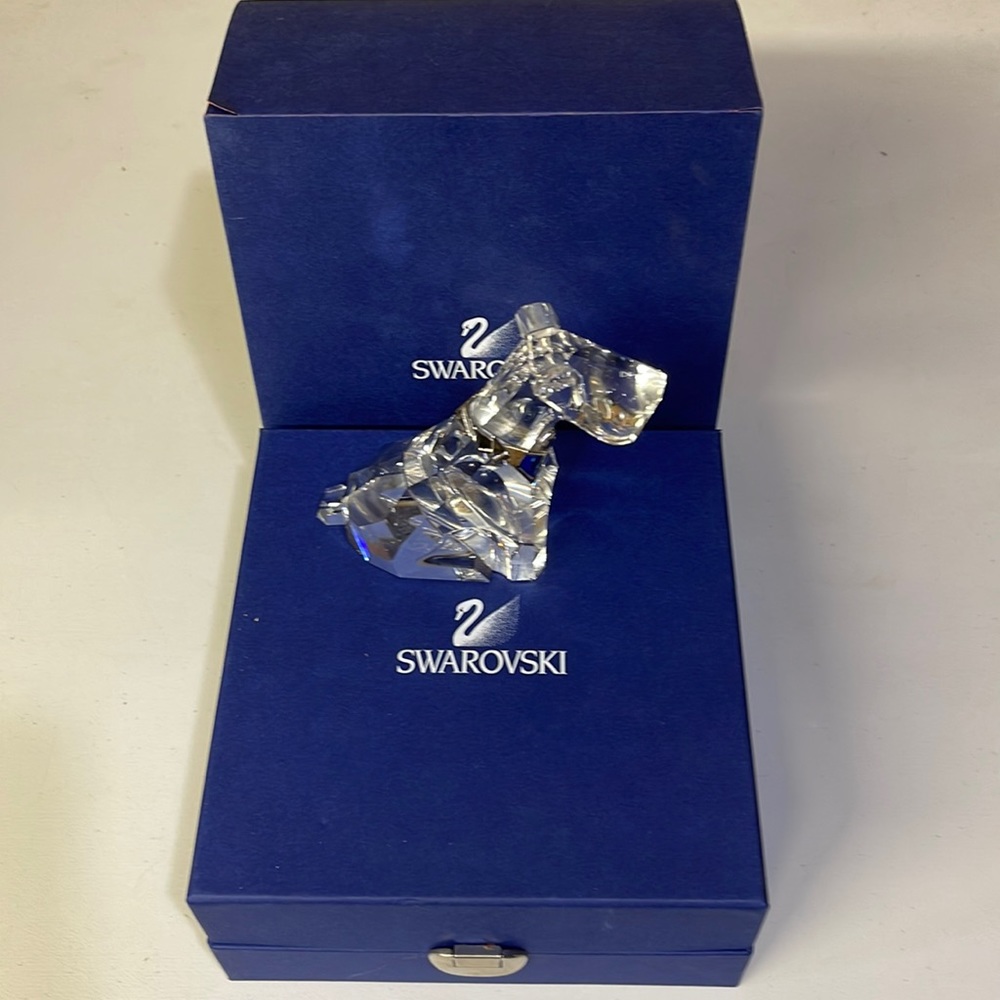 Swarovski Dog with original box - Picture 1 of 4